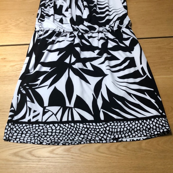 White House Black Market halter neck dress - Picture 4 of 6